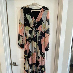 Lulu's maxi dress in size Medium.